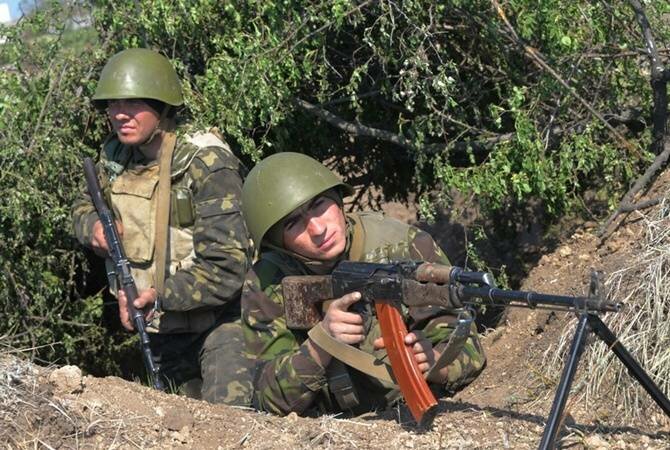 Солдаты в АТО будут получать зарплату через государственные банки Солдаты в АТО будут получать зарплату через государственные банки