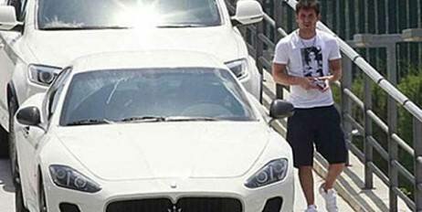 Месси подарил другу Maserati