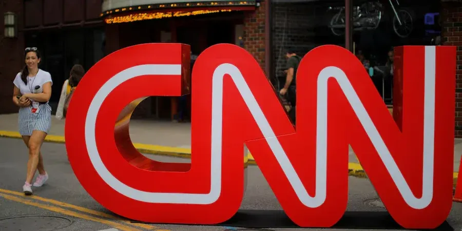 Трамп закрив двері Білого дому для CNN, MS NOW та Politico