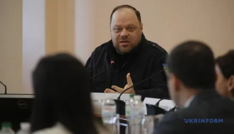 Зеленський присвоїв Стефанчуку ранг посла
