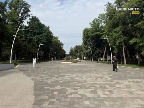 Хто щодня наводить лад у парку Писаржевського у Дніпрі