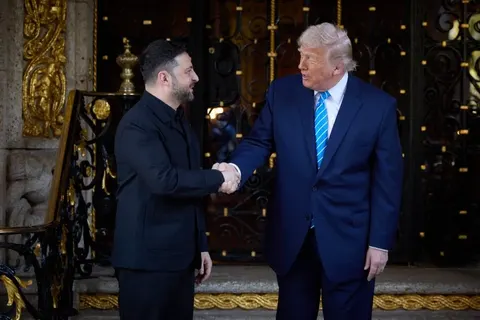 Дизель дорожчає, НПЗ палають: Трамп і Зеленський говоритимуть про енергоперемир'