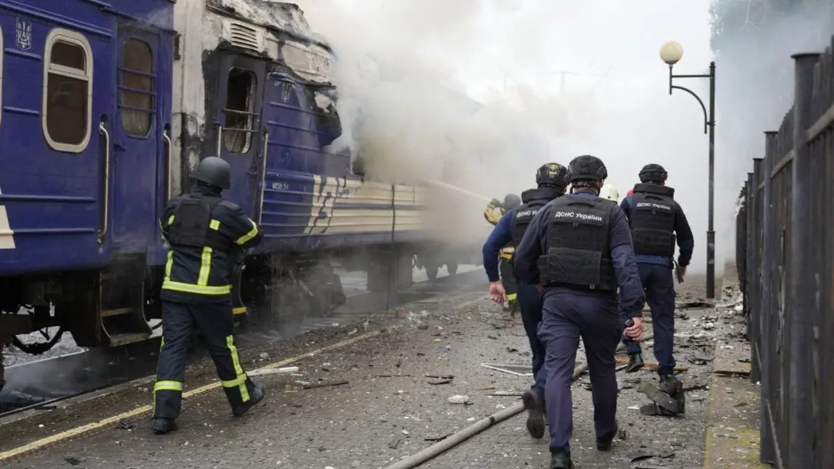 Російський дрон влучив у пасажирський потяг у Луцьку: обійшлося без постраждалих