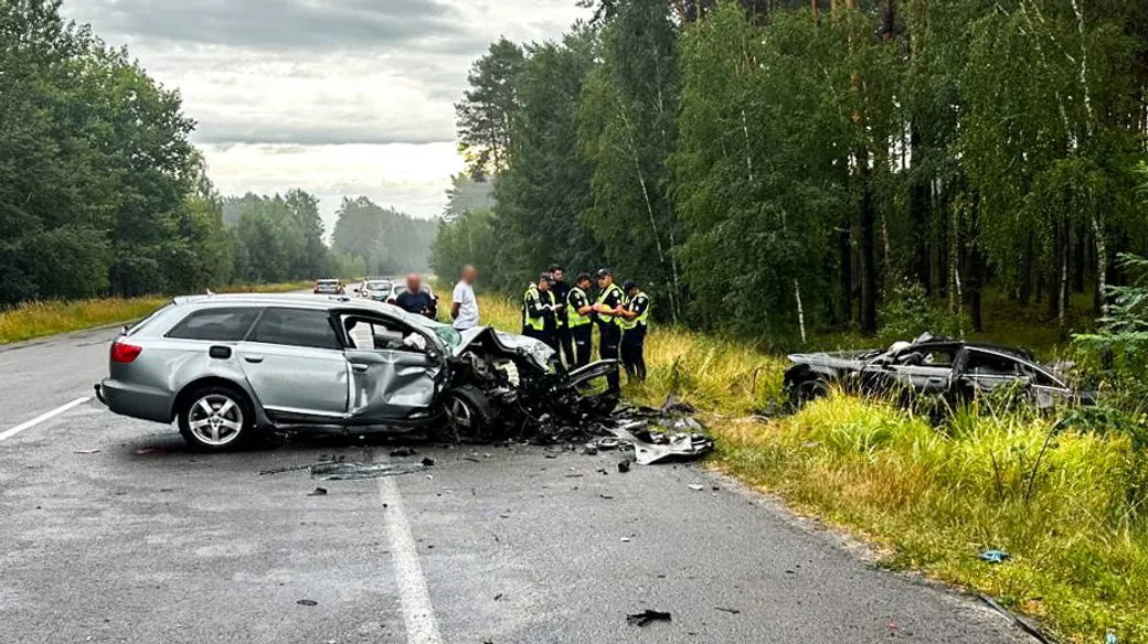 На Рівненщині у лобовому зіткненні загинула 21-річна водійка Audi