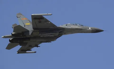 Два Су-35С зіткнулися на Курщині: Світан розповів, як росіяни втратили власні лі