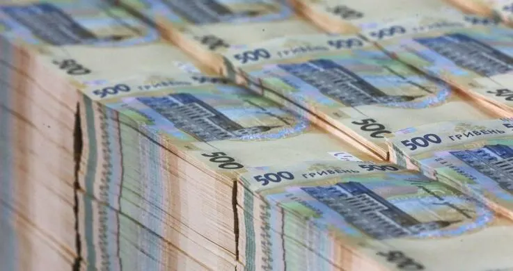 Виплати до Дня Незалежності: хто і скільки отримає у серпні