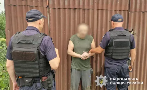 Стрілець, який поранив двох поліцейських на Буковині, під вартою