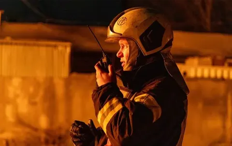 Удар по Харкову: рятувальники дістають людей з-під завалів багатоповерхівок