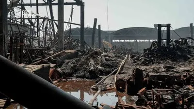 Спека та завали: рятувальники четверту добу працюють на місці удару РФ під Києвом