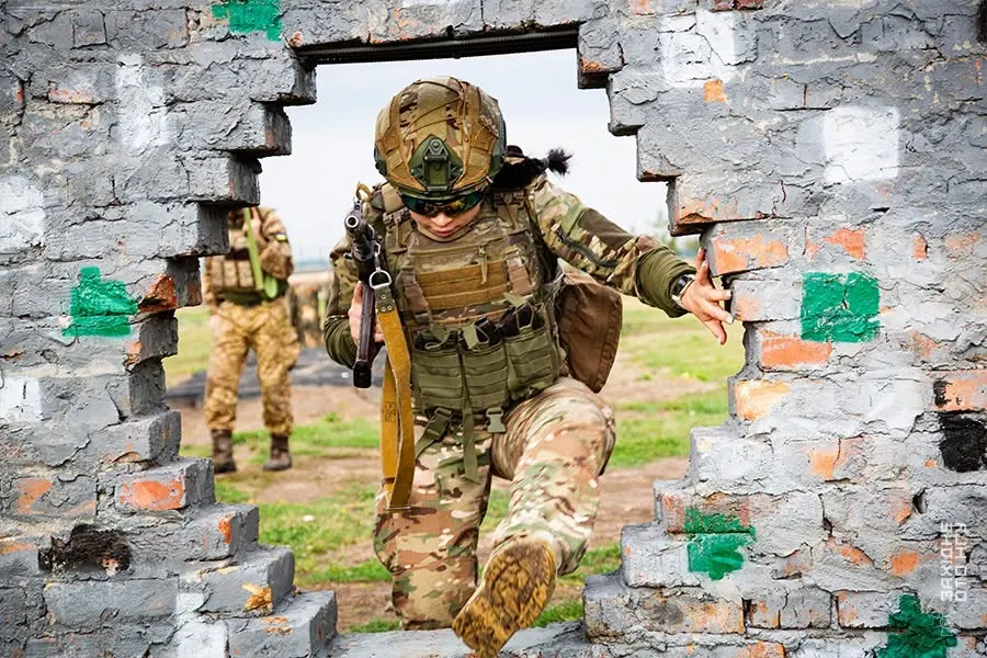 Нацгвардійці на Волині вшанували полеглих побратимів естафетою зі стрільбою та гранатами