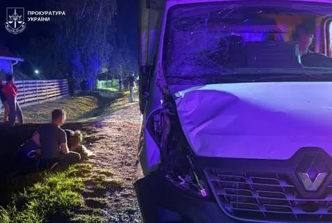 На Львівщині Renault збив двох 14-річних дівчат: одна загинула