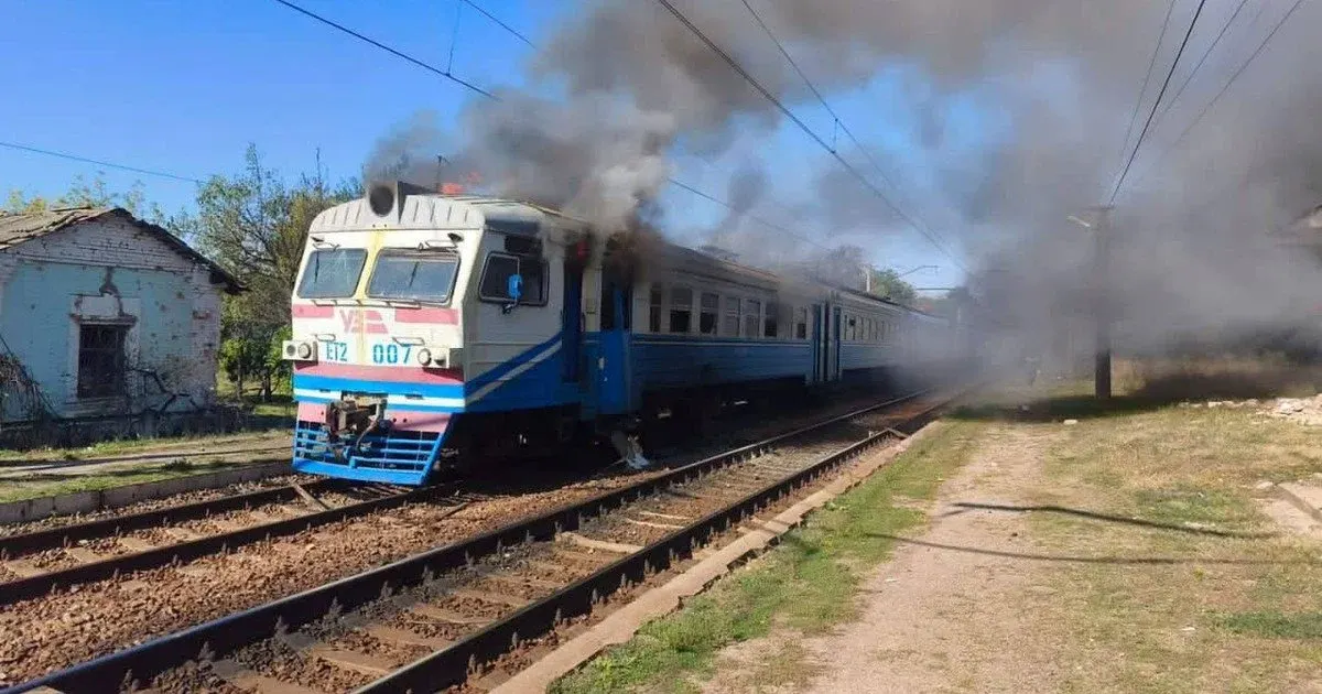 Атака на приміський потяг на Харківщині: двоє пасажирів тяжко поранені