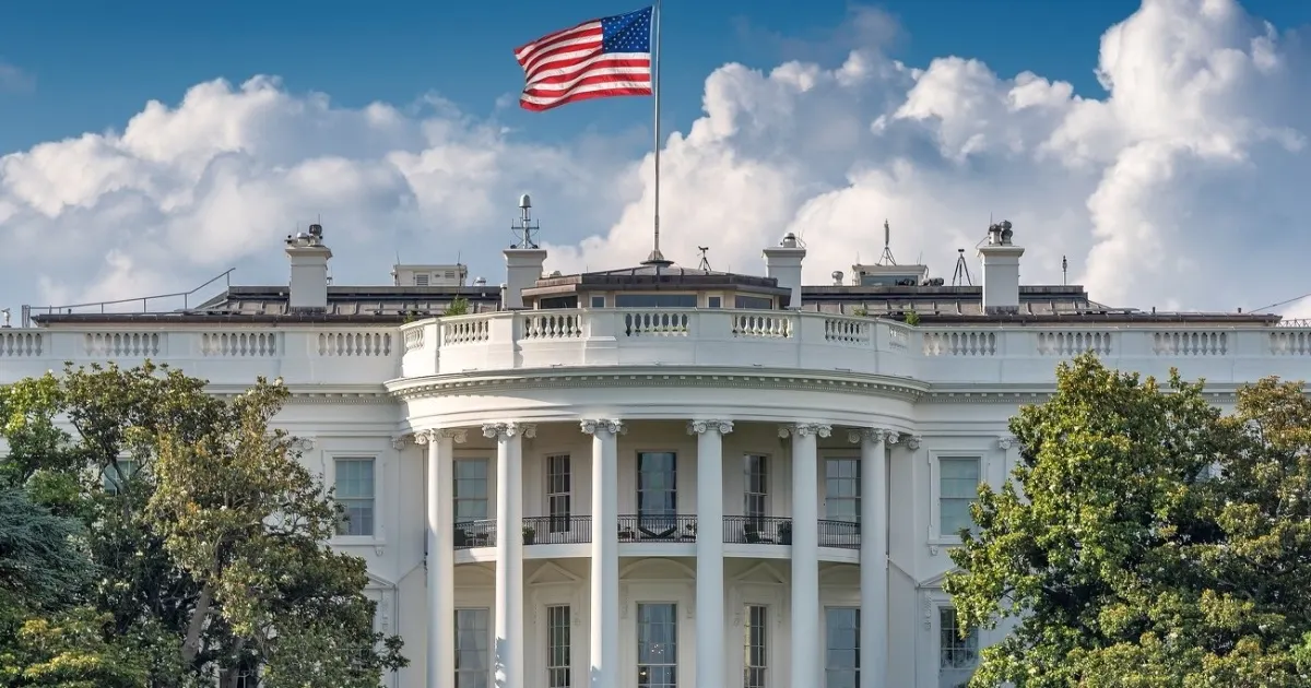 США забороняють імпорт канадських алкоголю, молочки та мотоциклів