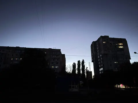 Миколаїв увечері знеструмлено: місто без світла, транспорт зупинився