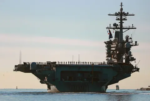 USS George Washington іде на Близький Схід: що сталося з Abraham Lincoln