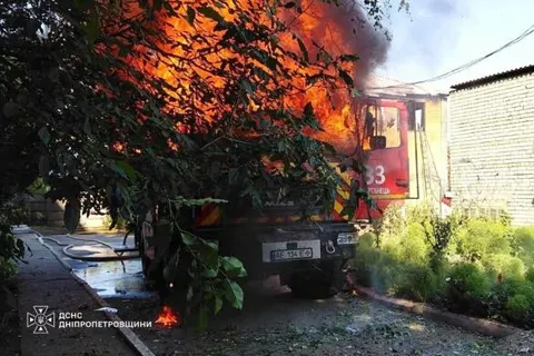 Росіяни обстріляли рятувальників під час гасіння пожежі на Дніпропетровщині
