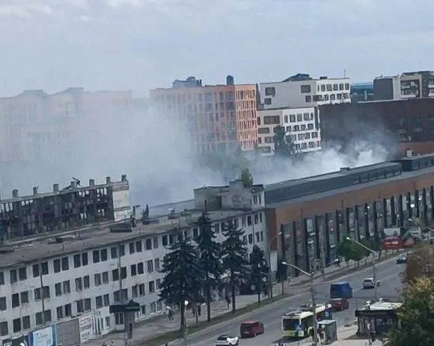 Львів накрило димом: на території колишнього ЛАЗу сталася пожежа