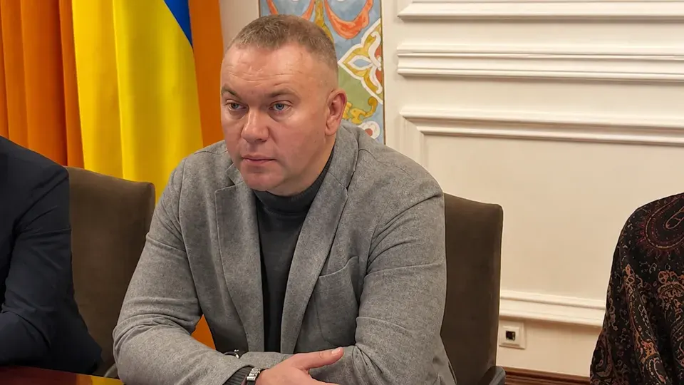 Ексчиновника МЗС взяли під варту: підозра у розкраданні 37 мільйонів