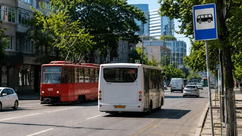 Як курсують автобуси, трамваї та тролейбуси у Дніпрі 20 серпня
