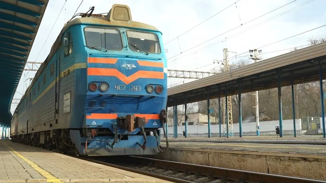 У Фастові провідник побив 17-річного юнака, який зняв на відео вживання алкоголю