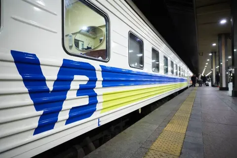 У Чернівцях затримуються три потяги: коли чекати на прибуття