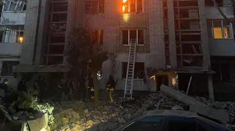 У Львові під завалами будинку шукають людей: 15 поранених