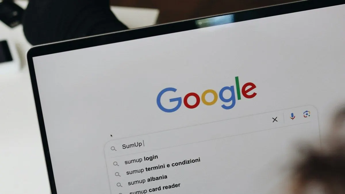 Розширення для Chrome краде ваші чати з ChatGPT та інших AI-сервісів