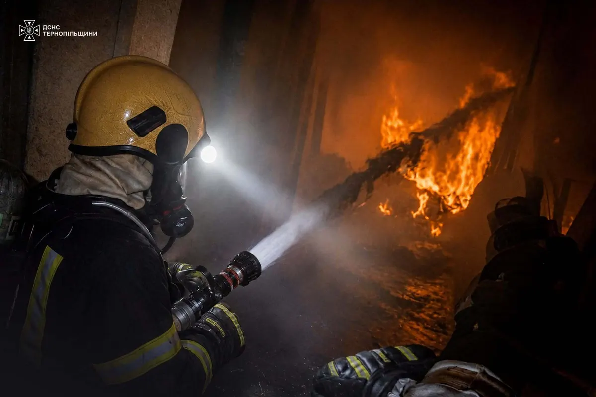 У Тернополі врятували 82-річного чоловіка з палаючого підвалу
