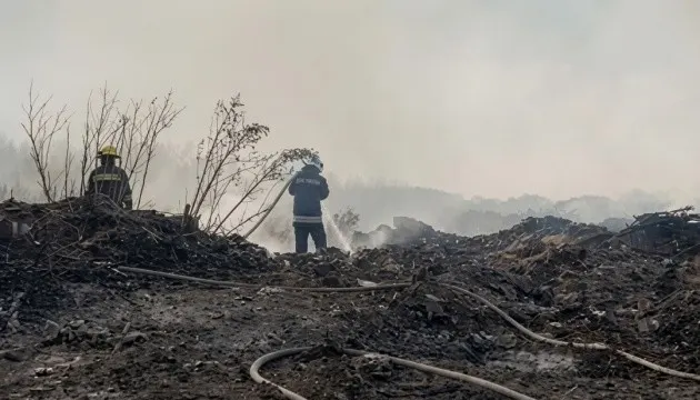 Тління на глибині: в Олександрії третій день гасять сміттєзвалище