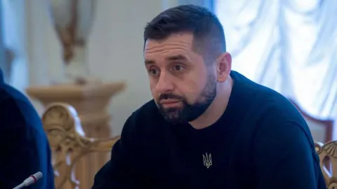 Арахамія у Офісі президента «лякав» керівників НАБУ та САП підозрами — джерела
