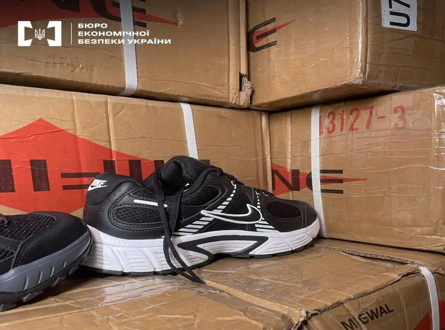 У Миколаєві викрили підпільний цех, де шили «Nike», «Gucci» та «Adidas»