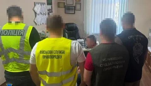 На Буковині екскерівники ТЦК «мобілізували» 200 неіснуючих людей