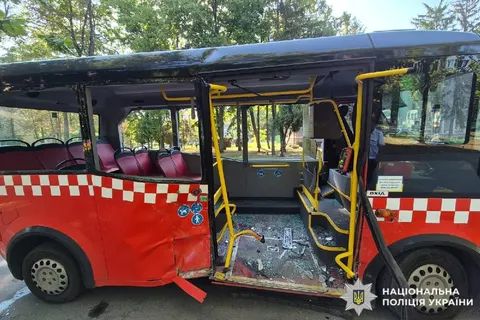 У Харкові автобус після зіткнення вилетів на зустрічну: 9 постраждалих
