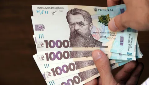 Середня зарплата в Україні зросла до 32 783 грн — хто отримує найбільше