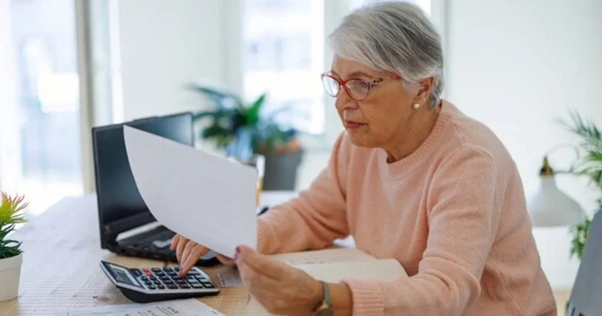 Працювати на пенсії можна: головне — вчасно попередити ПФУ