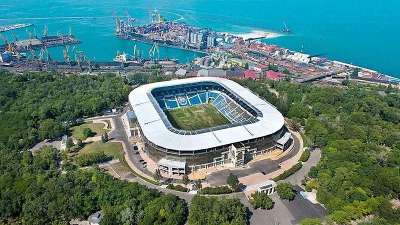 Стадіон «Чорноморець» в Одесі майже відновили після обстрілу