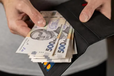 Базова соцдопомога: як родинам отримати до 4500 гривень від держави