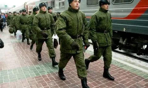 У Росії призовникам масово блокують виїзд просто на кордоні