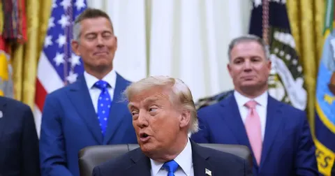 Трамп перед зустріччю із Зеленським згадав про бальну залу і Сі Цзіньпіна