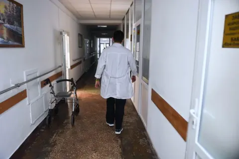 Буковина шукає медиків: кого бракує та скільки готові платити