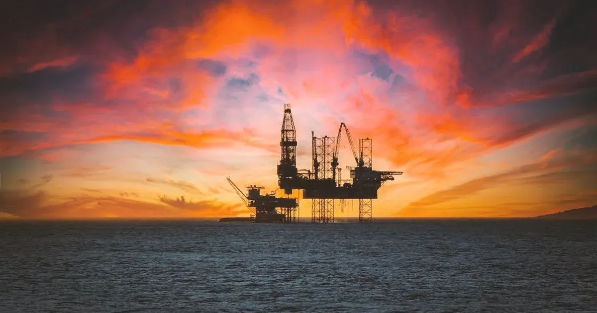 Нафта дорожчає після ударів біля Ормузької протоки: що відомо