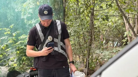 Стрілянина під час затримання на Запоріжжі: троє чоловіків поранили поліцейськог