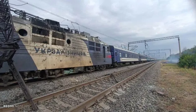 Повторний удар по потягу на Одещині: майже 600 пасажирів евакуювали