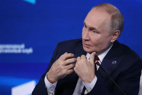 Путін визнав: переговори щодо України фактично зупинені