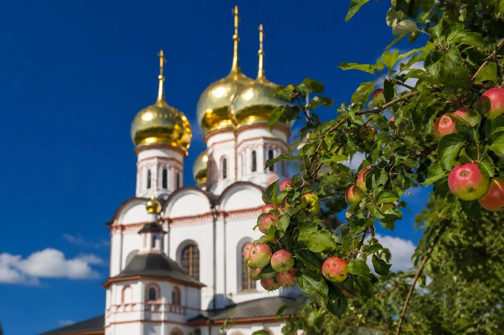 Яблучний Спас 2026: найщиріші привітання для рідних та друзів