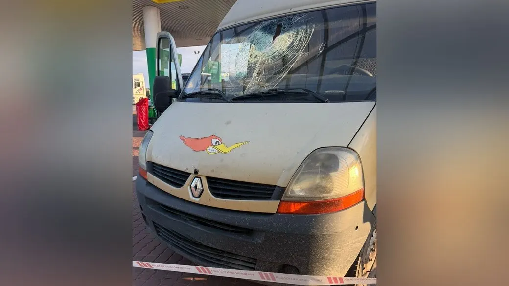 На Львівщині шматок гальмівного диска влетів у мікроавтобус: травмовано дитину