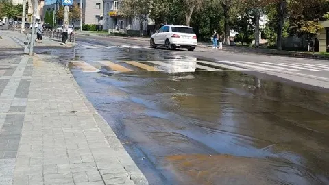 Аварія на водогоні в Луцьку: три вулиці залишилися без води