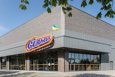 Fozzy Group заморозила зарплати та премії через атаки РФ