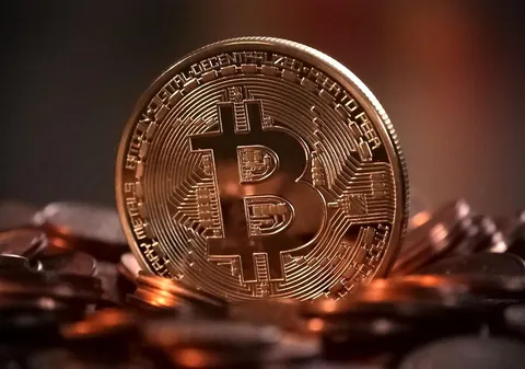 Перша покупка Bitcoin: що потрібно знати новачкам перед інвестуванням