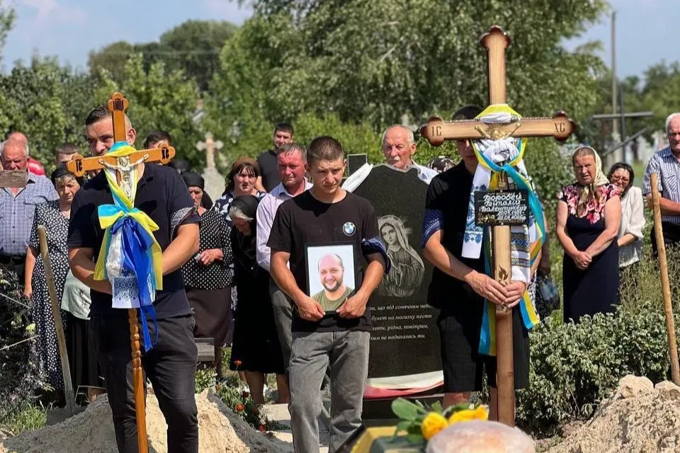 На Волині провели в останню путь Героя Віталія Вороб'я